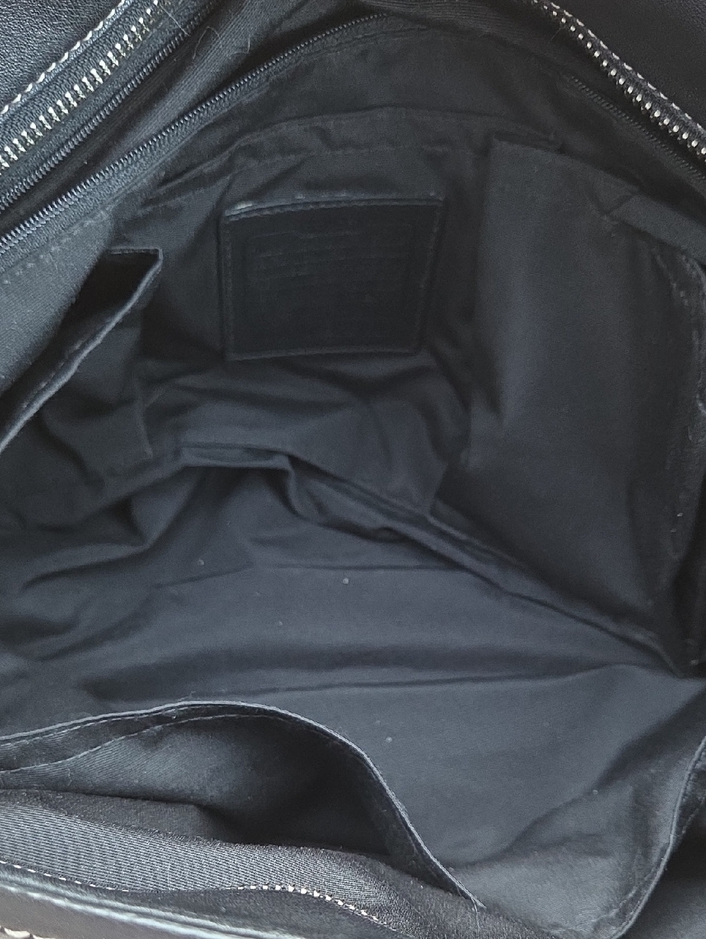 Coach Y2k 2008 F12609 Black Leather Tote Bag with Contrast Stitching - Picture 3 of 16